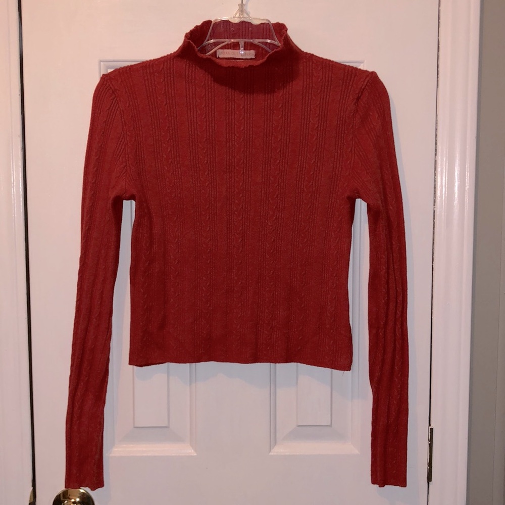 URBAN OUTFITTERS, rust fall color, cropped sweater excellent condition,l